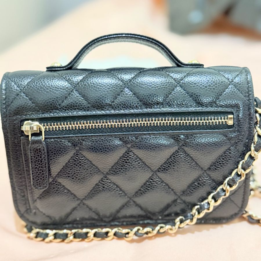 chanel 22b mini郵差包-2