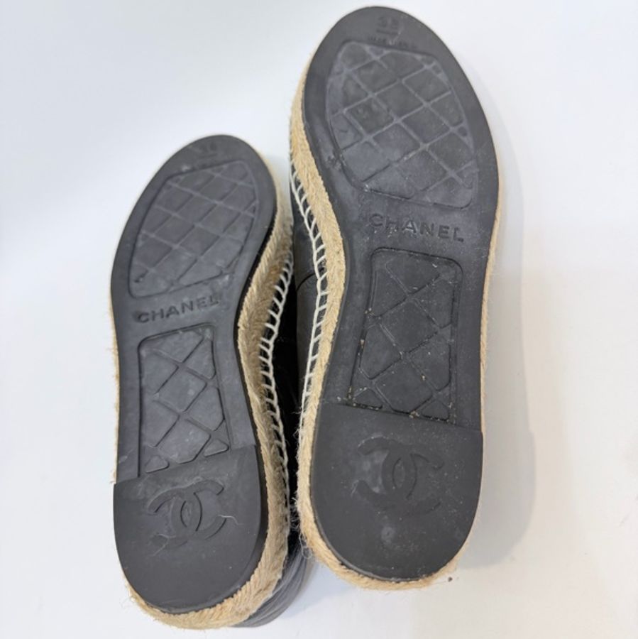 Chanel 黑羊皮雙C漁夫平底鞋38號-13
