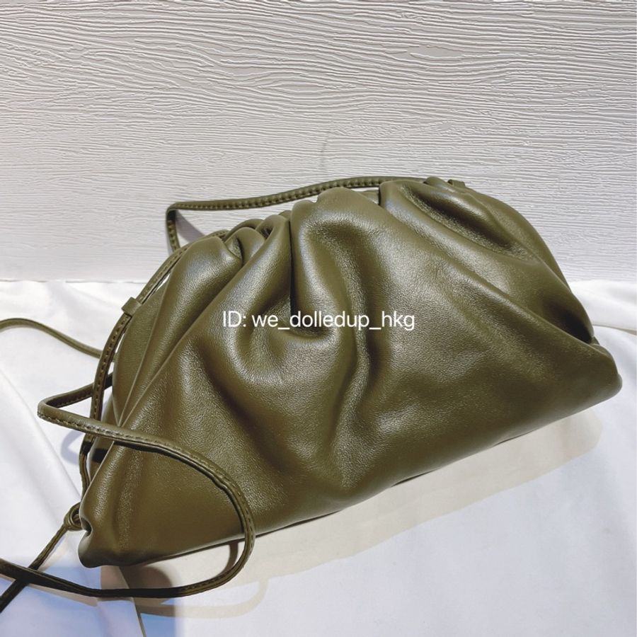 BV Mini Pouch 雲朵包 墨綠色-1