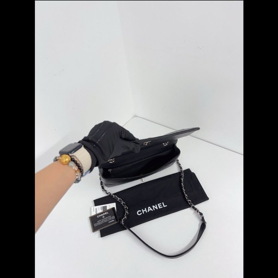 Chanel香奈兒 黑銀油蠟皮口蓋包 98新✨️-8