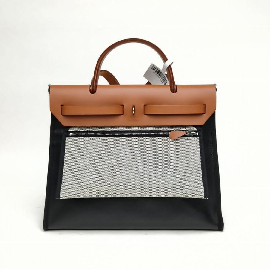 HERMES Herbag31黑色牛皮W刻銀扣肩背包-2
