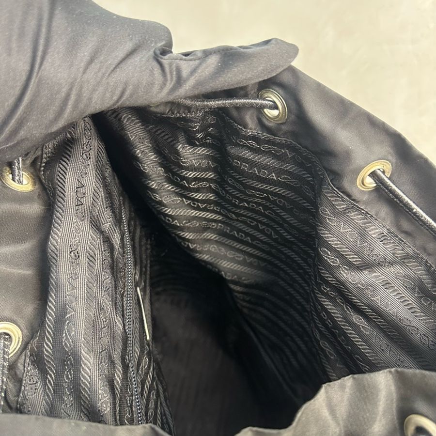 【赫蒂國際精品】 Prada黑色尼龍後背包vintage-37