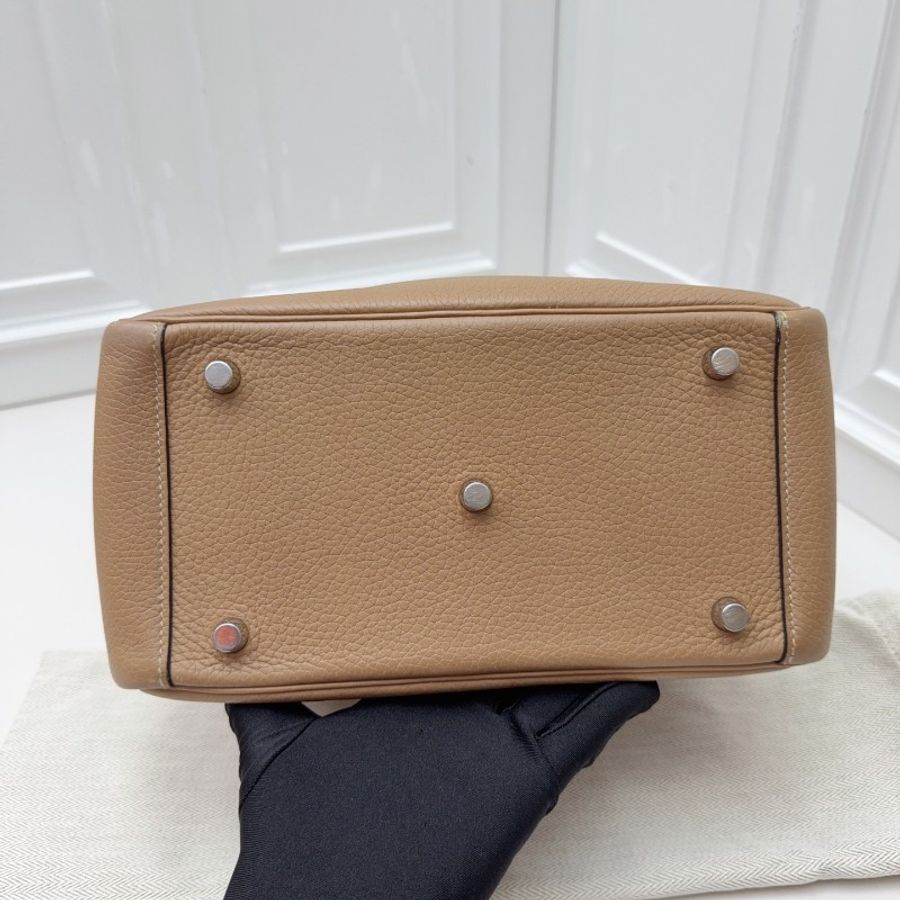 Hermès Lindy 26 4B餅乾色 TC牛皮銀扣 Z刻-5