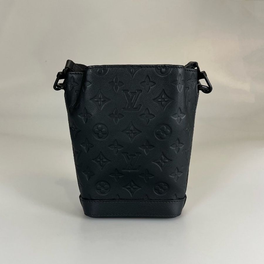 LV M82248 黑壓紋Noe Sling 抽繩水桶包-1