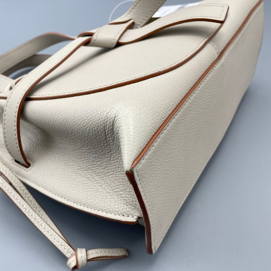 LOEWEgate手提包白色荔枝紋肩背包-6