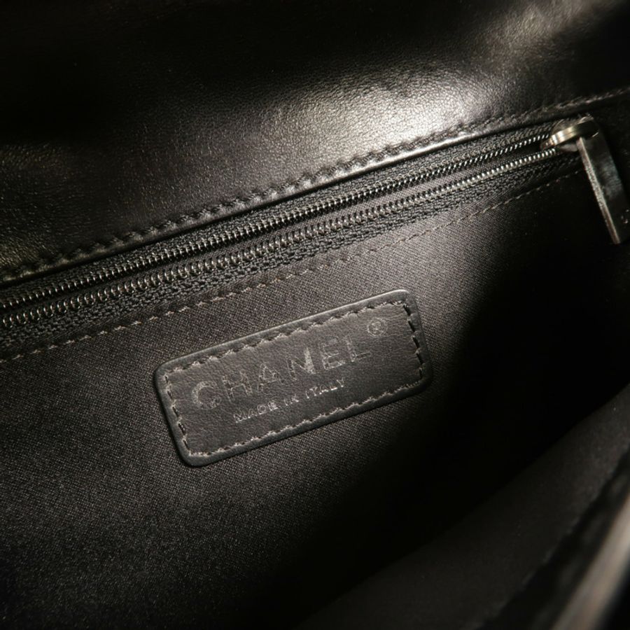 CHANEL 羊皮皮革Citizen Zip Flap肩背袋-7