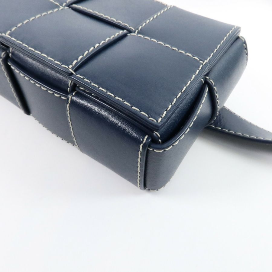 BOTTEGA VENETA 牛皮皮革Cassette Small肩背袋-10