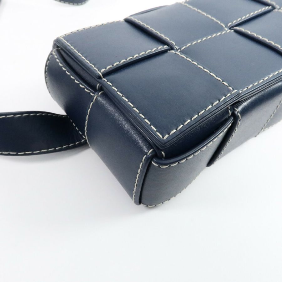 BOTTEGA VENETA 牛皮皮革Cassette Small肩背袋-11