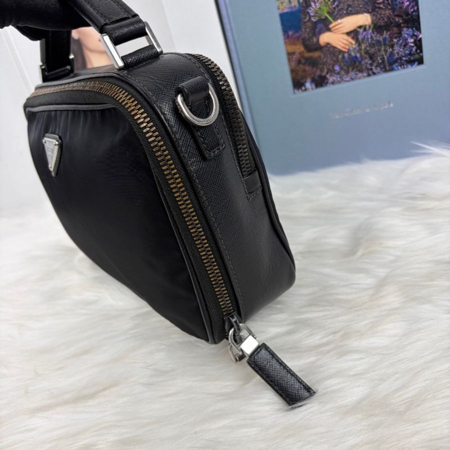 普拉達/Prada 黑色尼龍手提郵差包-1