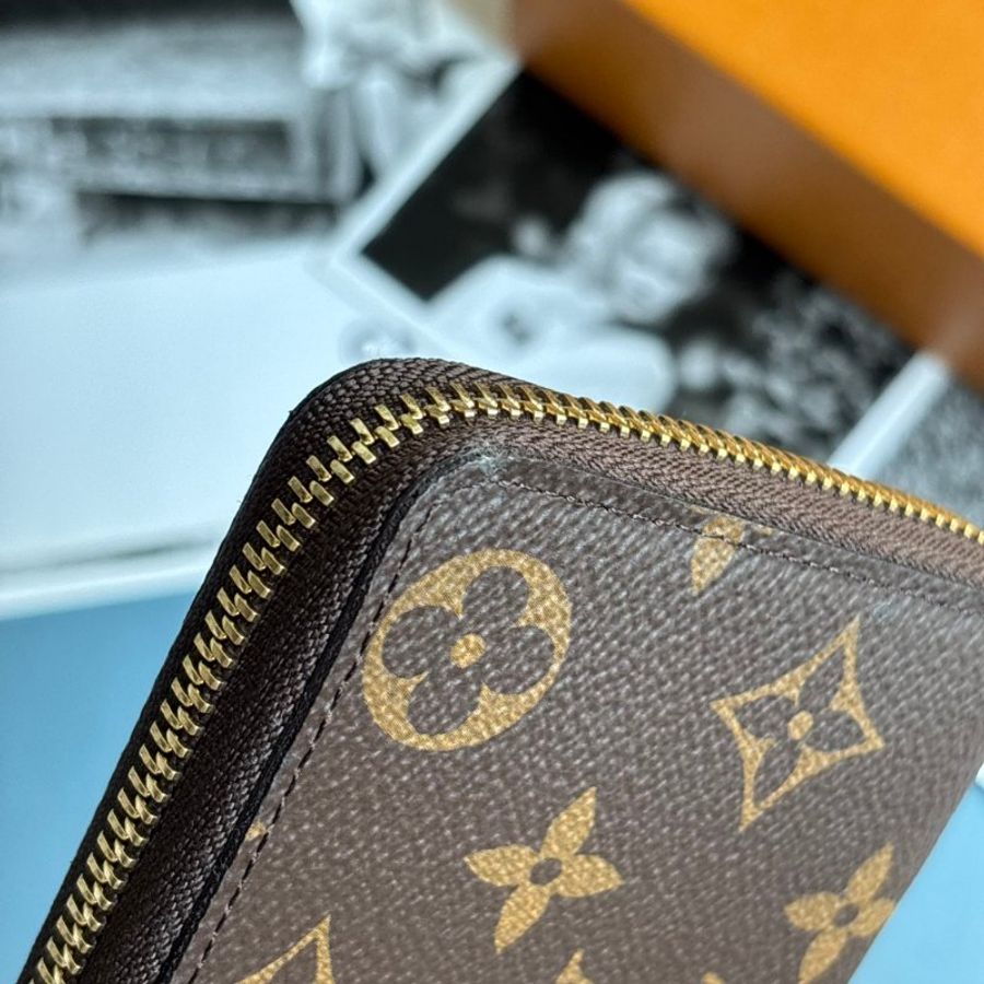 ::LOUIS VUITTON:: M60742 Clémence 紫紅色皮革拉鍊內裡 經典花紋長夾 錢包-25
