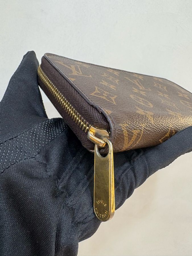 LV 經典老花拉鍊長夾 內裡粉色-2
