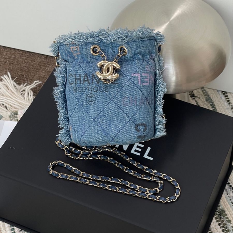 香奈兒 Chanel 22P單寧塗鴉字母 牛仔小水桶-2