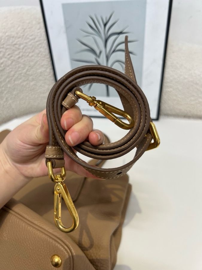 Prada 普拉達 灰色殺手包 底長36-9