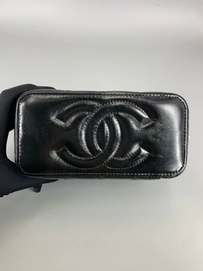 香奈兒24B化妝盒黑金油蠟皮 全套 尺寸16.5~10~8cm Chanel 24B Vanity Case, Black Shiny Calfskin & Gold Hardware, Full Set Size: 16.5~10~8 cm-5