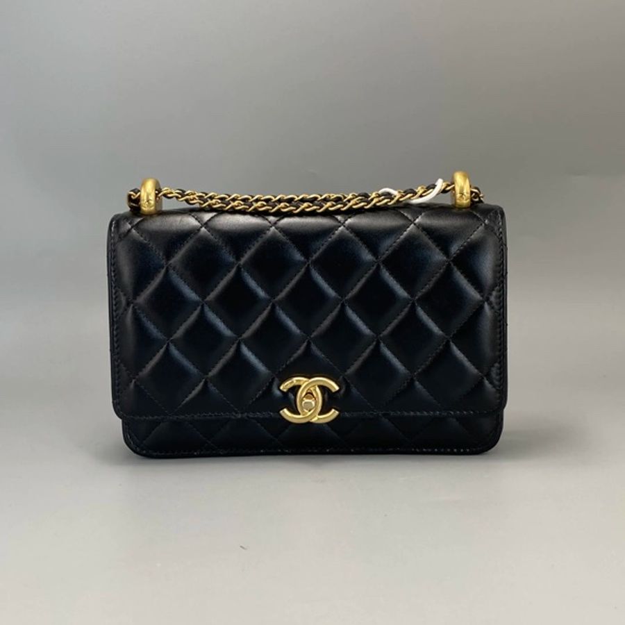 香奈兒雙金珠WOC新款黑金旋鈕扣牛皮 全套 尺寸19~12~3.5cm Chanel New Double Gold Ball WOC, Black Calfskin with Gold Turnlock, Full Set Size: 19~12~3.5 cm-10