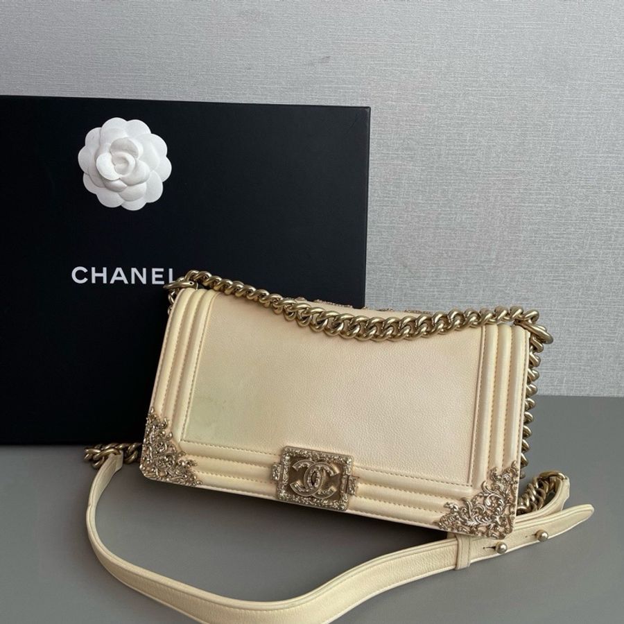 💎Chanel香奈兒| Leboy中號 凡爾賽宮廷浮雕款|98新17開-3