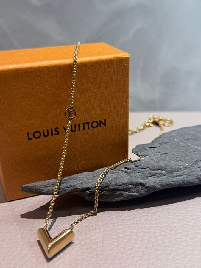 LOUIS VUITTON V項鍊-0