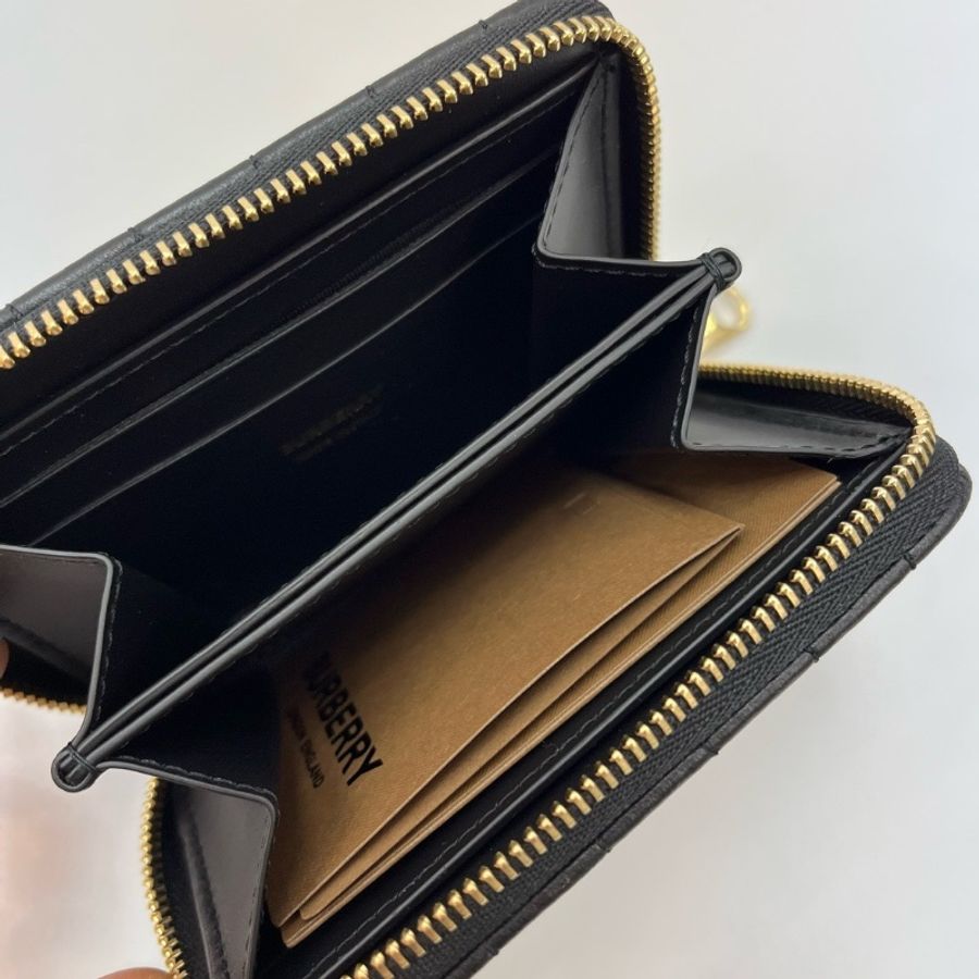 Burberry Lola wallet 8062373 ( Black / Gold )-2