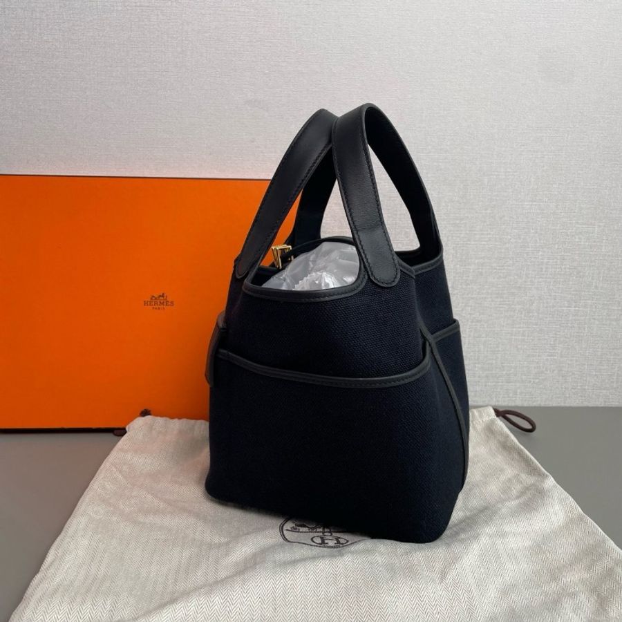 Hermes愛馬仕 Picotin菜籃子18
黑金cargo帆布拼皮水桶包 99新✨️-3