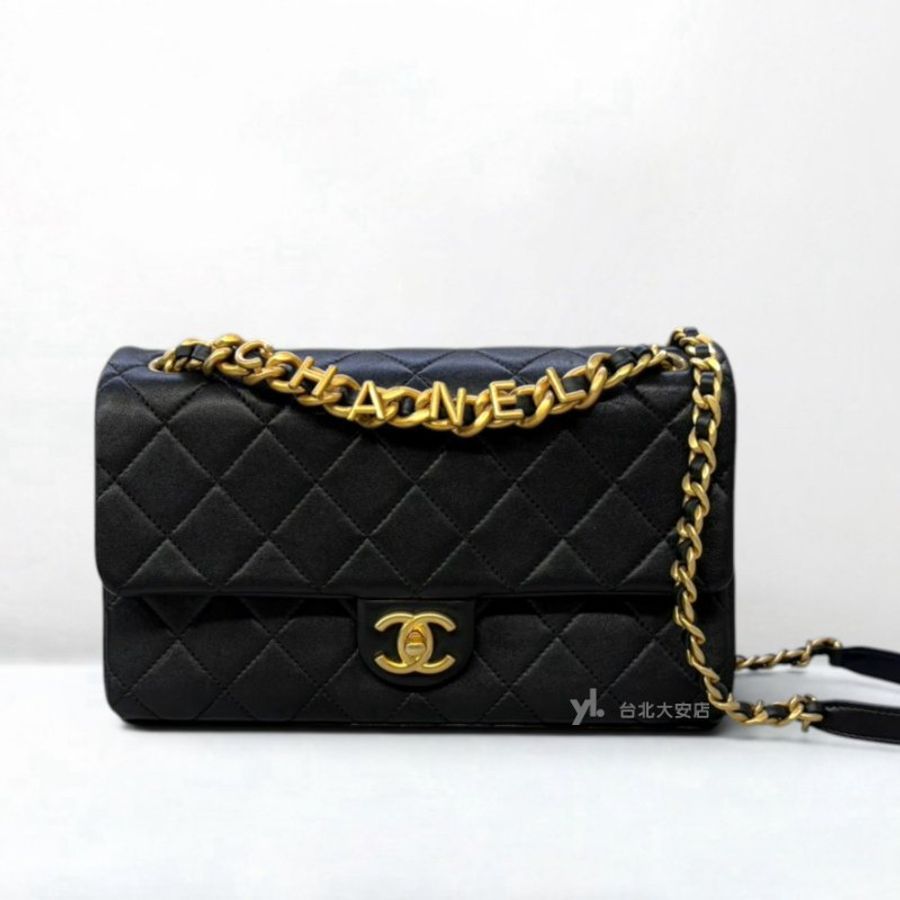 A13464-CHANEL 黑色菱格羊皮復古金釦字母鏈口蓋包AS3897-0