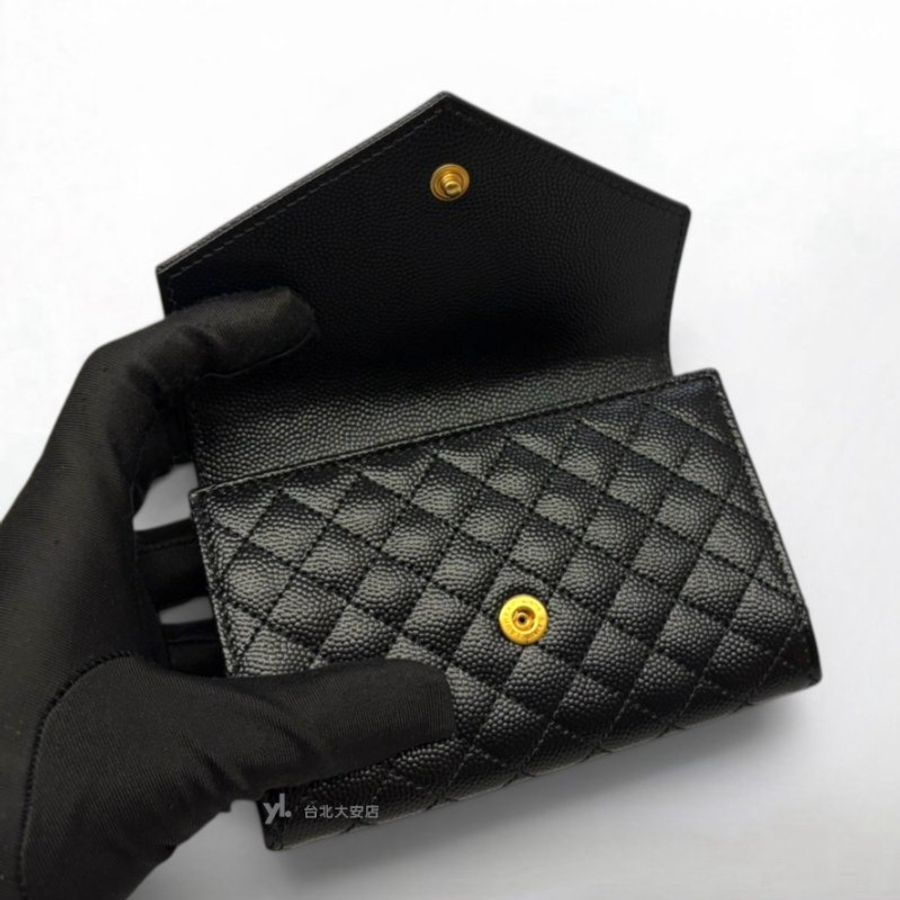 A13469-YSL 黑色粒紋牛皮山形拚菱格紋口蓋4卡零錢包651026-4