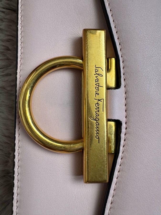 Ferragamo Joanna 風琴包 插銷包 櫻花粉-14