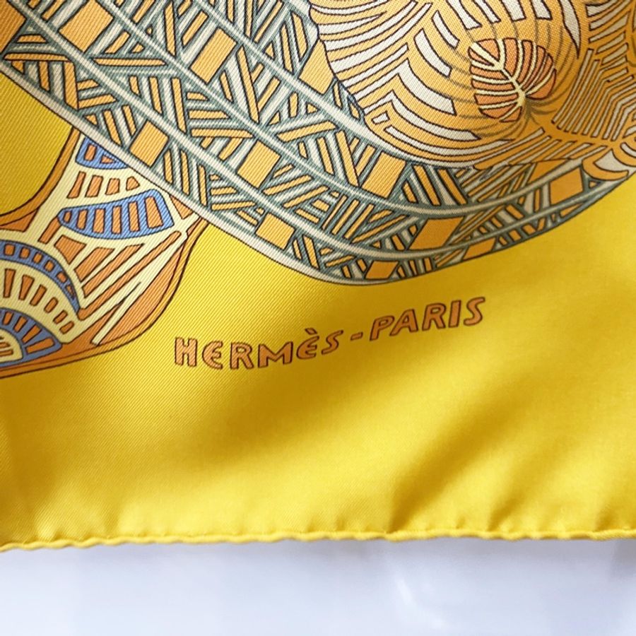Hermès 愛馬仕 Carre90 駿馬的披掛 黃底彩色駿馬真絲丝巾-6