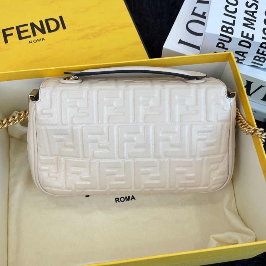 FENDI芬迪Baguette法棍包 白金羊皮中號 98新-3