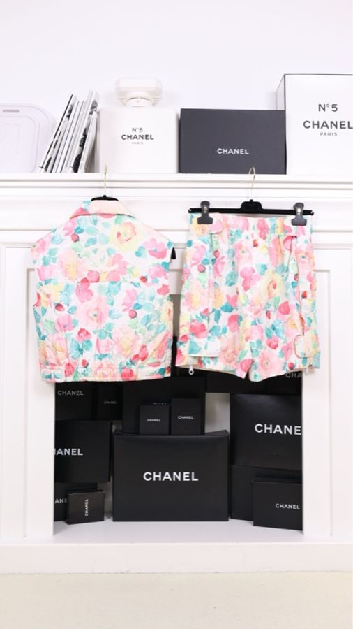 Chanel 94年山茶花水彩涂鸦棉服马甲短裤套装-1
