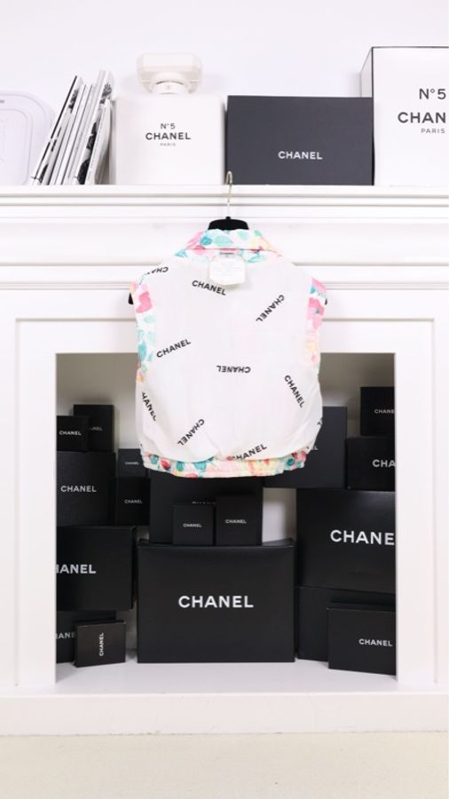 Chanel 94年山茶花水彩涂鸦棉服马甲短裤套装-4