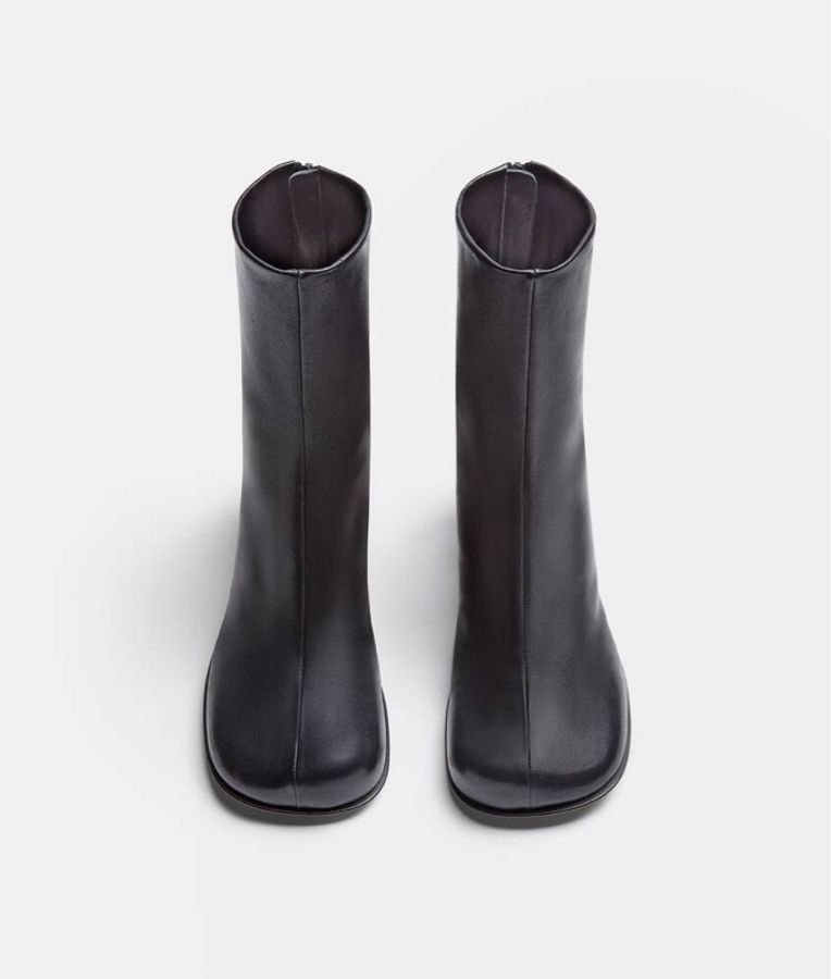 Bottega Veneta Bloc Ankle Boots 採用黑色羊皮製成-4
