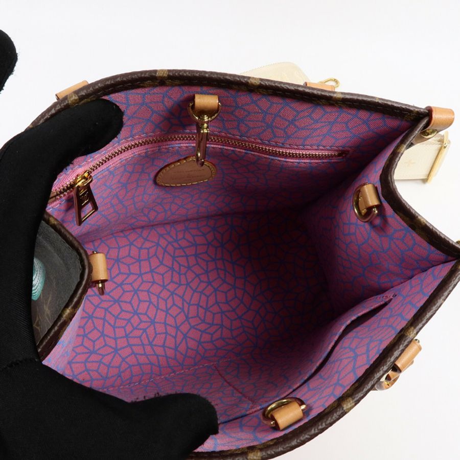 LOUIS VUITTON Monogram LV x YK OnTheGo PM手挽肩背兩用袋-4