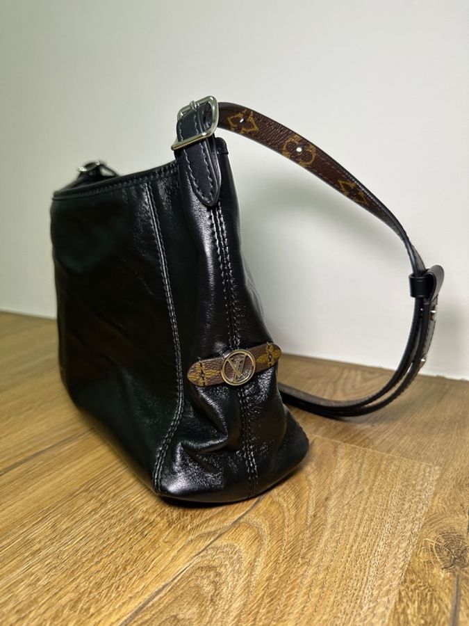 LV Carryall EW 單肩包 黑武士 橫版 黑色 M28160-4