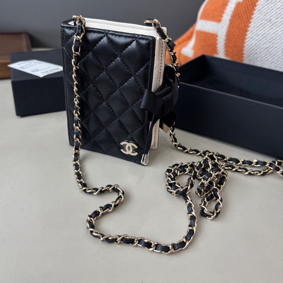 Chanel 22B黑金手賬形卡包斜挎包,芯片款,閒置未使用品,五金膜都在-0