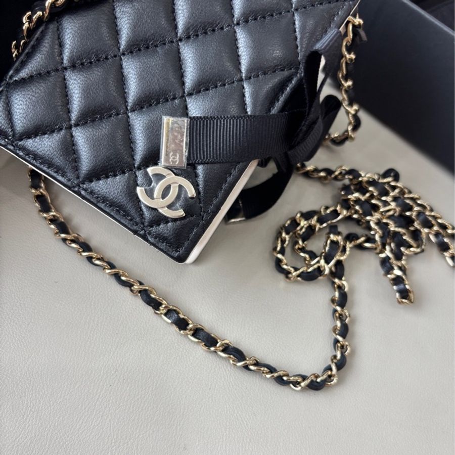 Chanel 22B黑金手賬形卡包斜挎包,芯片款,閒置未使用品,五金膜都在-2