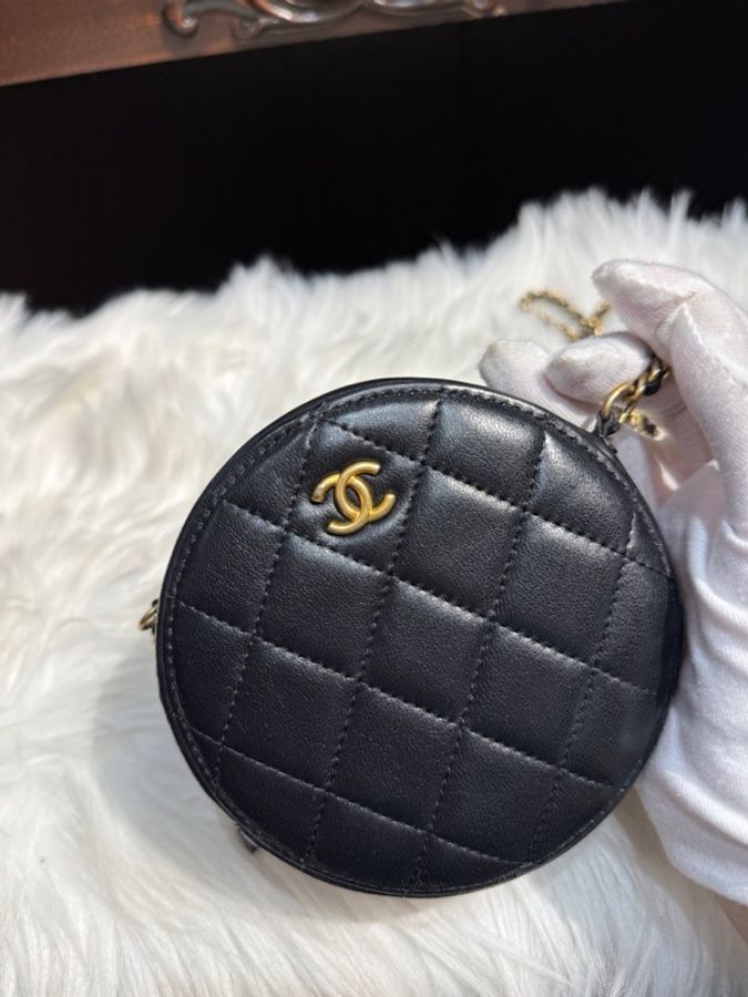 香奈兒Chanel 金球圓餅包 黑金羊皮31開 98新-1