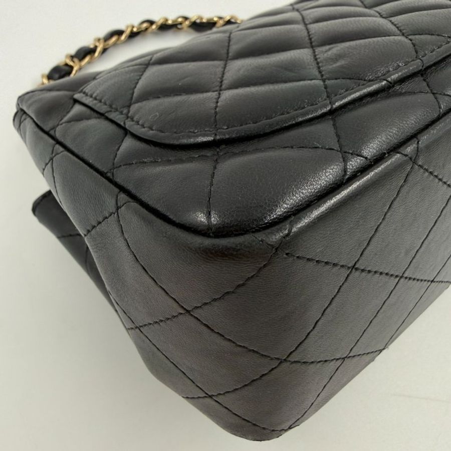 ✿ CHANEL 17cm黑色金釦菱格羊皮方胖-11