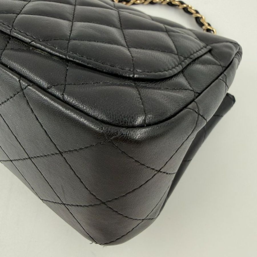 ✿ CHANEL 17cm黑色金釦菱格羊皮方胖-12