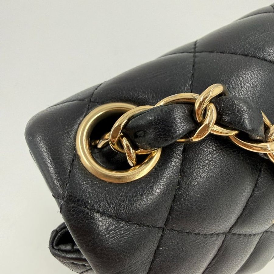 ✿ CHANEL 17cm黑色金釦菱格羊皮方胖-18