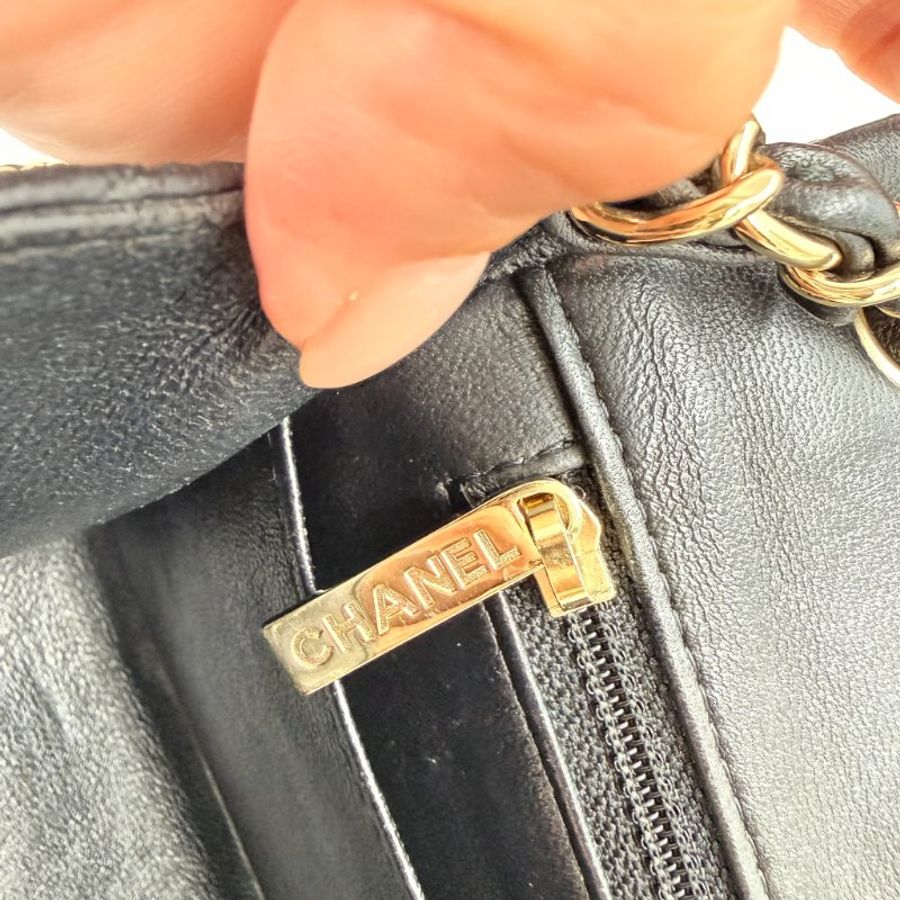 ✿ CHANEL 17cm黑色金釦菱格羊皮方胖-21