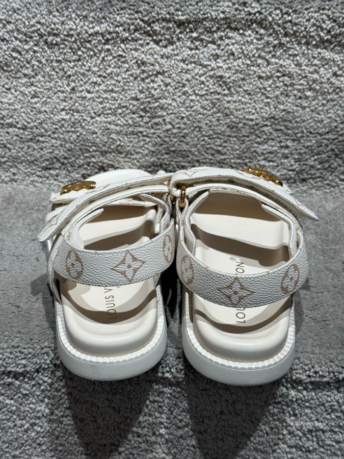 Louis Vuitton 路易威登 白色金屬logo魔術貼涼鞋 37碼-5