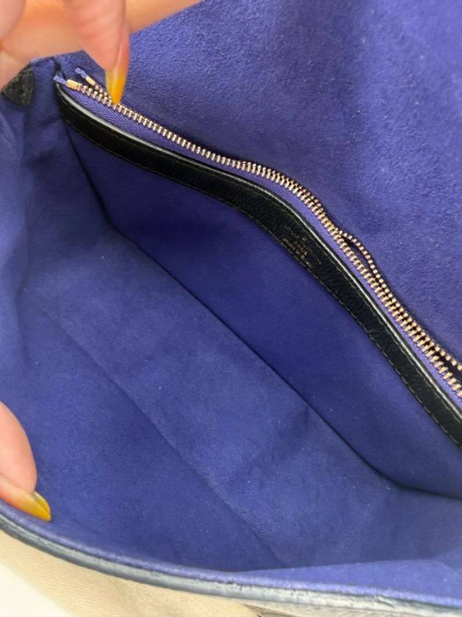 Louis Vuitton 路易威登 Diane全皮壓紋黑色法棍 黑色老花壓紋很有質感-6