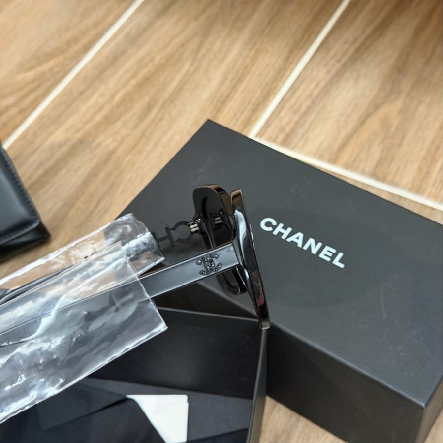 Chanel • 經典爆款全黑水鑽墨鏡 全新全配 CH5422-5