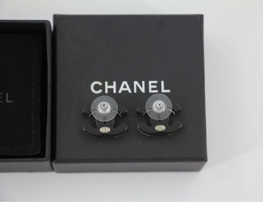 Chanel 17S 樹脂金粉黑色耳環-8