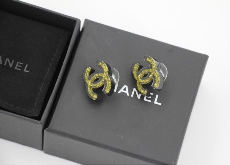 Chanel 17S 樹脂金粉黑色耳環-9