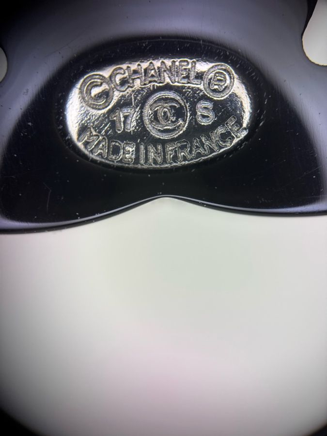 Chanel 17S 樹脂金粉黑色耳環-14