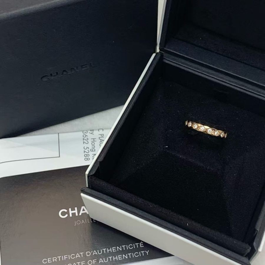 CHANEL香奈兒CoCo Crush系列戒指 51碼 18k黃金鑲鑽滿鑽 窄版 米金色 時尚奢華 菱格紋外形設計 熱門首飾Jennie同款-2