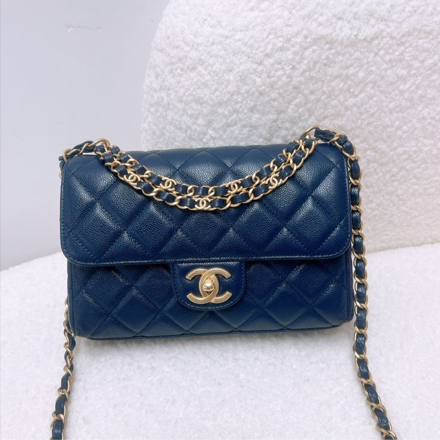 閒置99%新 Chanel 鏈條手柄 深藍色翻蓋包-0