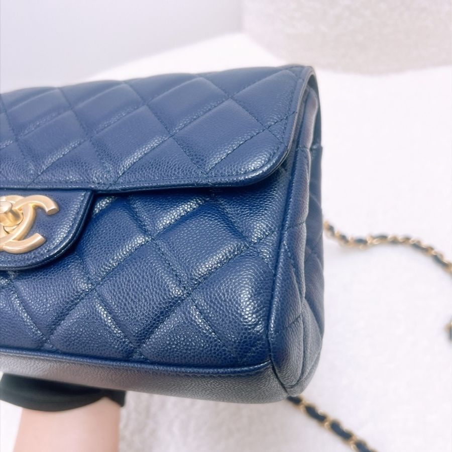 閒置99%新 Chanel 鏈條手柄 深藍色翻蓋包-2