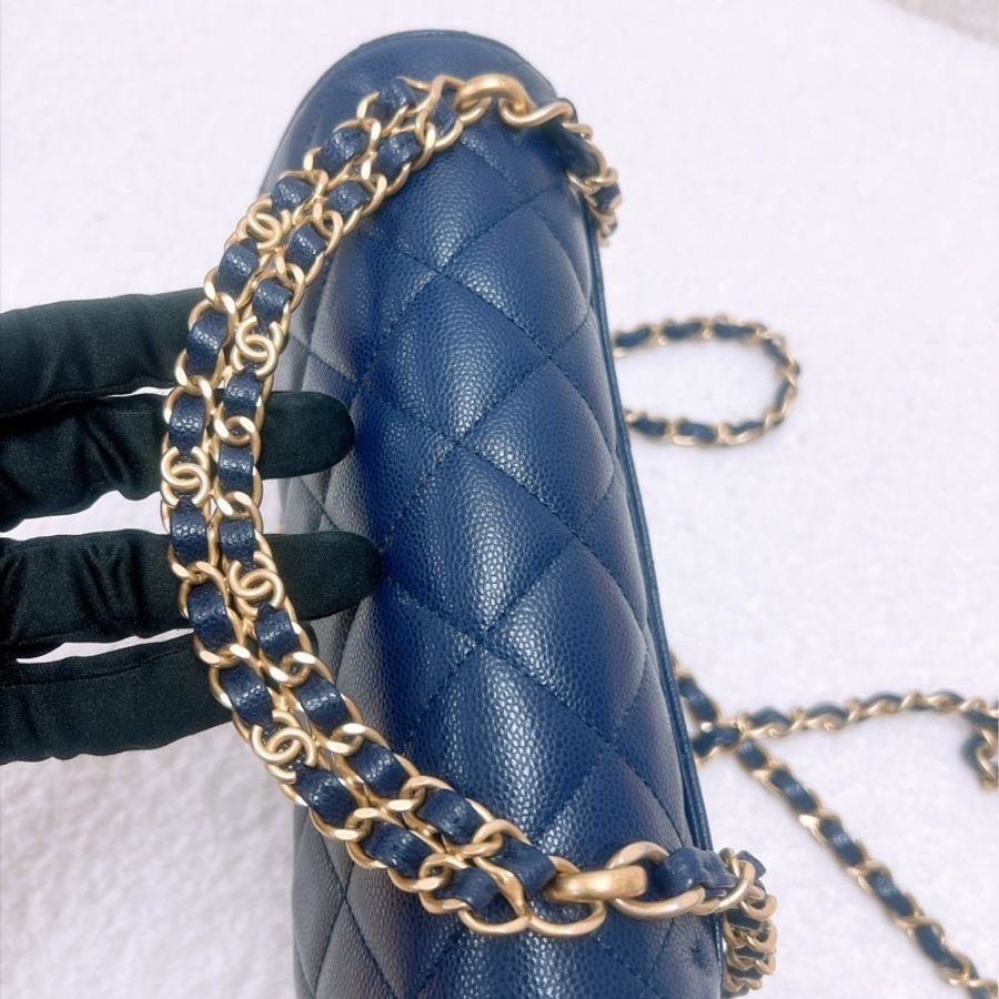 閒置99%新 Chanel 鏈條手柄 深藍色翻蓋包-6
